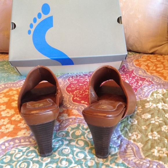 SOFT WALK Basel Cognac Sandals🌻 - Picture 5 of 7